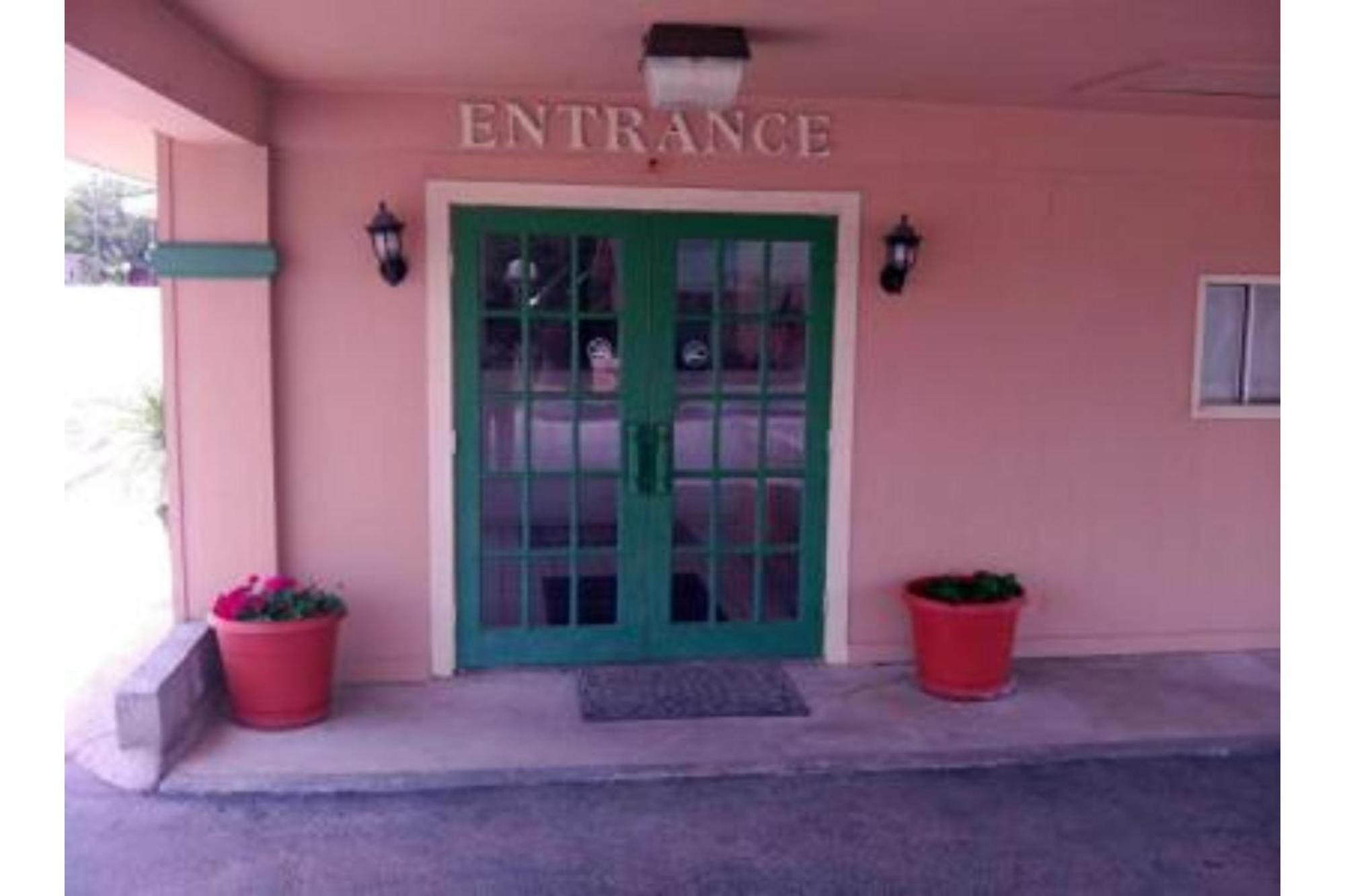 Western Inn Hamilton Exterior photo